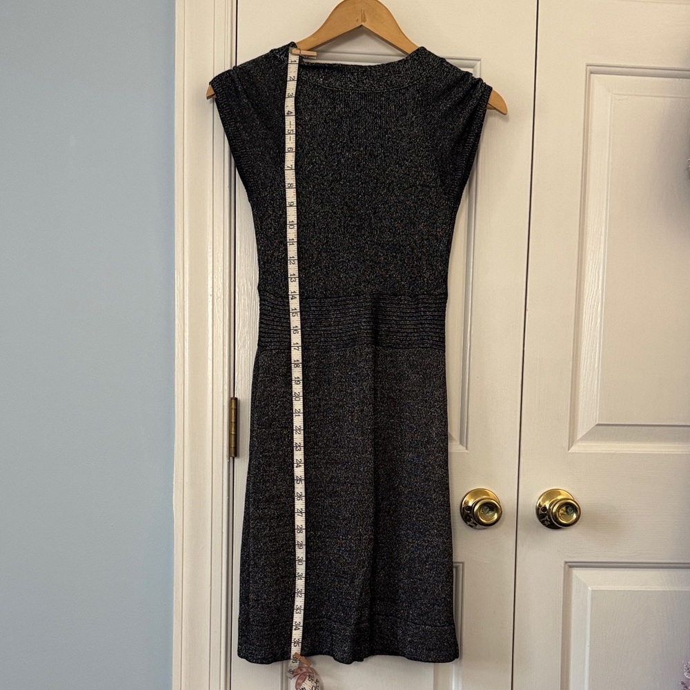 Elegant Silver/Black Knit Dress - Picture 4 of 5